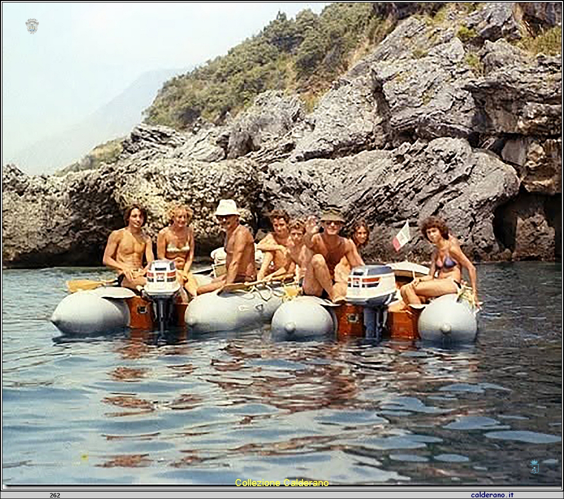 Gommoni di amici di Maratea a Ilicini 1979.jpg