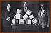 Antonio Cernicchiaro, Raffaele Limongi e Antonio Storace con i pacchi degli aiuti dalla Colombia - 1945.jpg