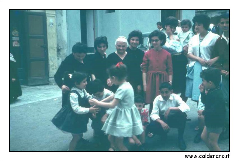 Davanti al Bar.jpg (57,9 KB)