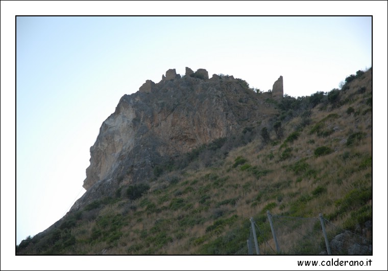 Il Castello di Castrocucco.JPG (2,89 MB)