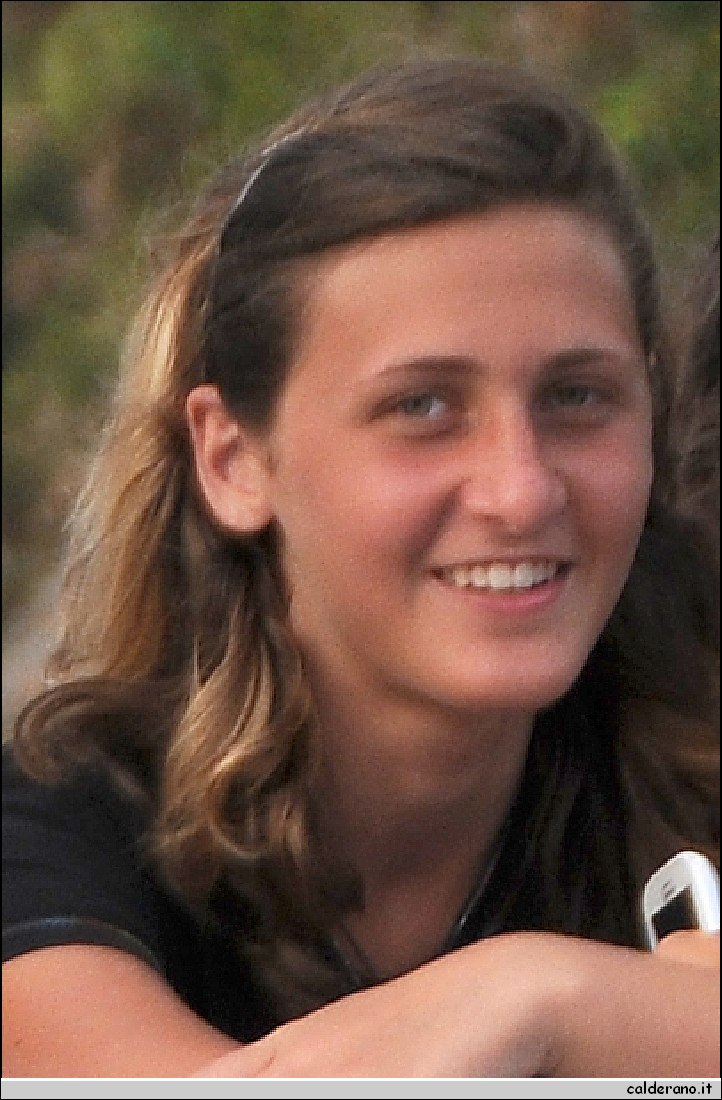R 001.jpg